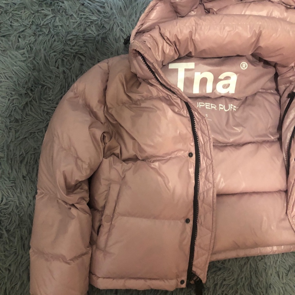 Super puff shorty aritzia TNA